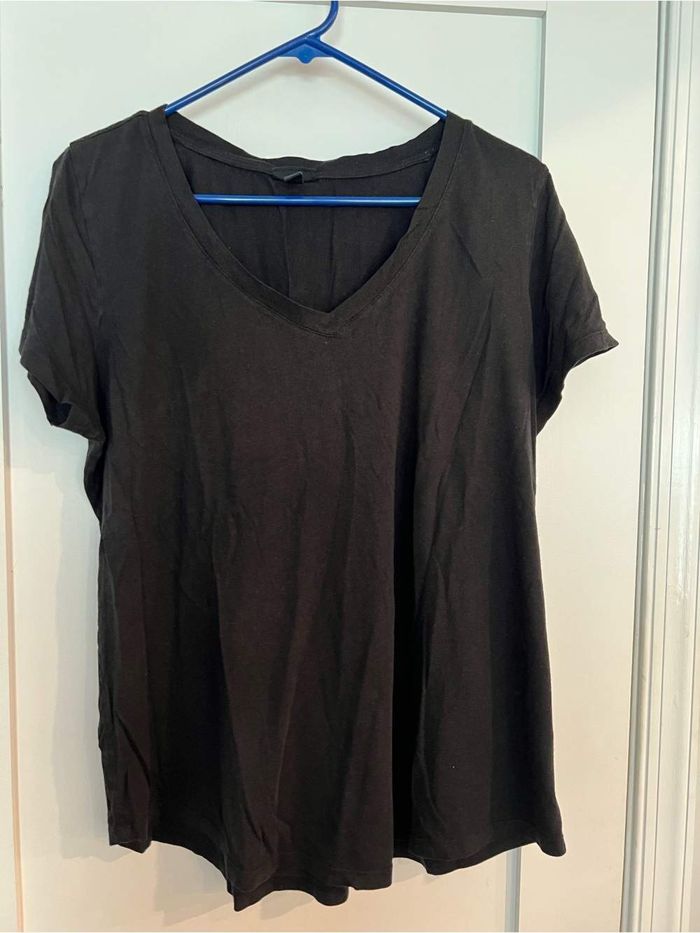 torrid Black V-Neck Short Sleeve Tee